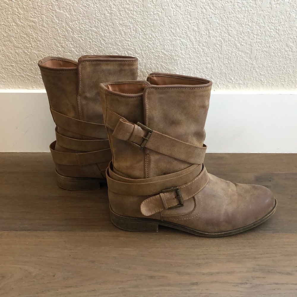 Steve Madden Boots Size 9